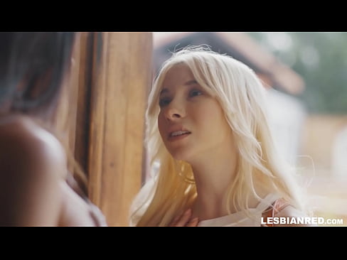 ❤️ Vajza vjen në shtëpi disa muaj më vonë dhe përfundon duke ngrënë pidhin e njerkës së saj ❤❌ Video porno në sq.sexvideogif.ru
